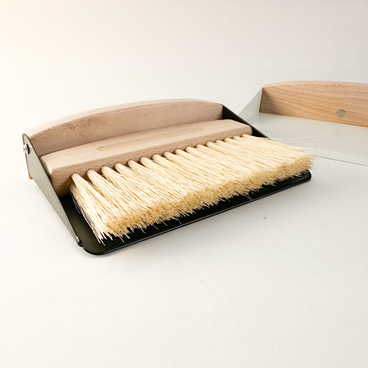 Magnetic Hand Broom & Dustpan Set with Natural Sisal Bristles